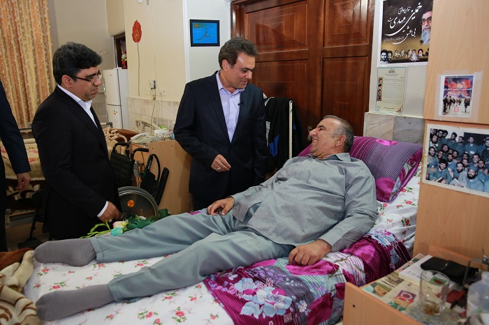 دیدار مدیرعامل بانک ملت با جانبازان قطع نخاعی