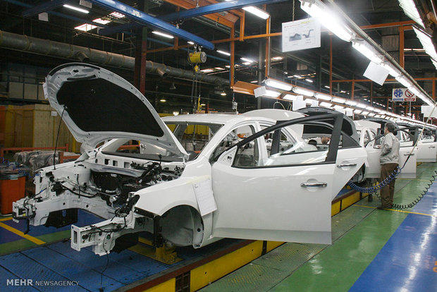 امکان احتکار خودرو از سوی خودروسازان وجود ندارد