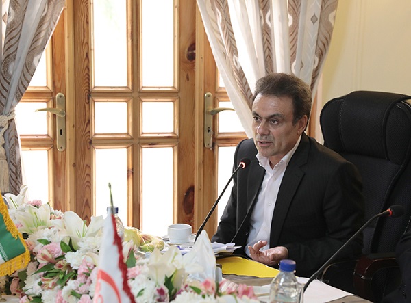 خدمت به مردم و اقتصاد کشور و کمک به ایجاد اشتغال را وظیفه خود می دانیم